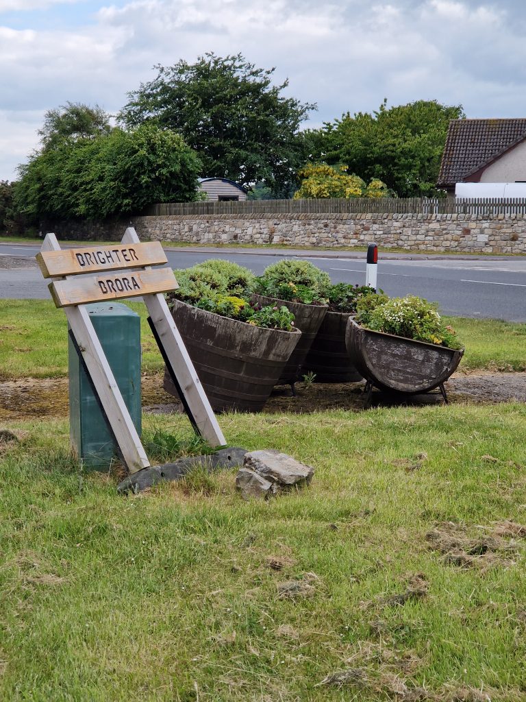 Walking into Brora on foot 